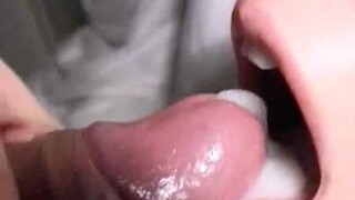 Close-up cum in boyfriend’s mouth