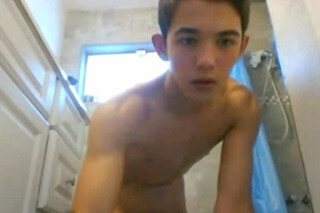 Cute Omegle 18yo boy naked and wanking in bathroom