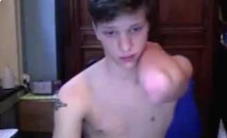 Hot teen guy jerking off on cam in his sick day