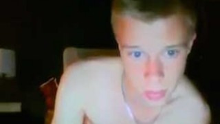 Blond twink plays with his naked body on web-cam