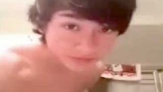 Pretty boy shows naked body on cam