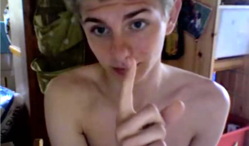 Chatty teen boy jerking off totally nude on the bedroom floor • Queer Diary